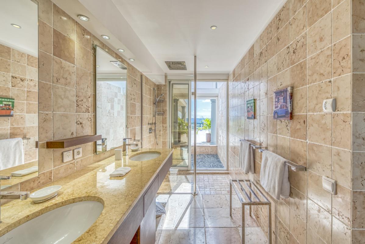 Villa Terre Basse saint martin-salle de douche-14